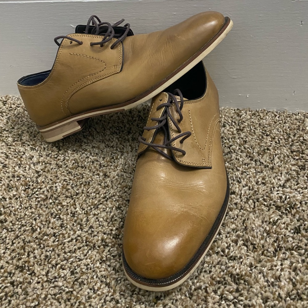 elegant light brown shoes.